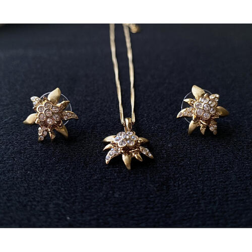 Aranyozott havasi gyopár Swarovski kristállyal kirakott átszúrós fülbevaló 