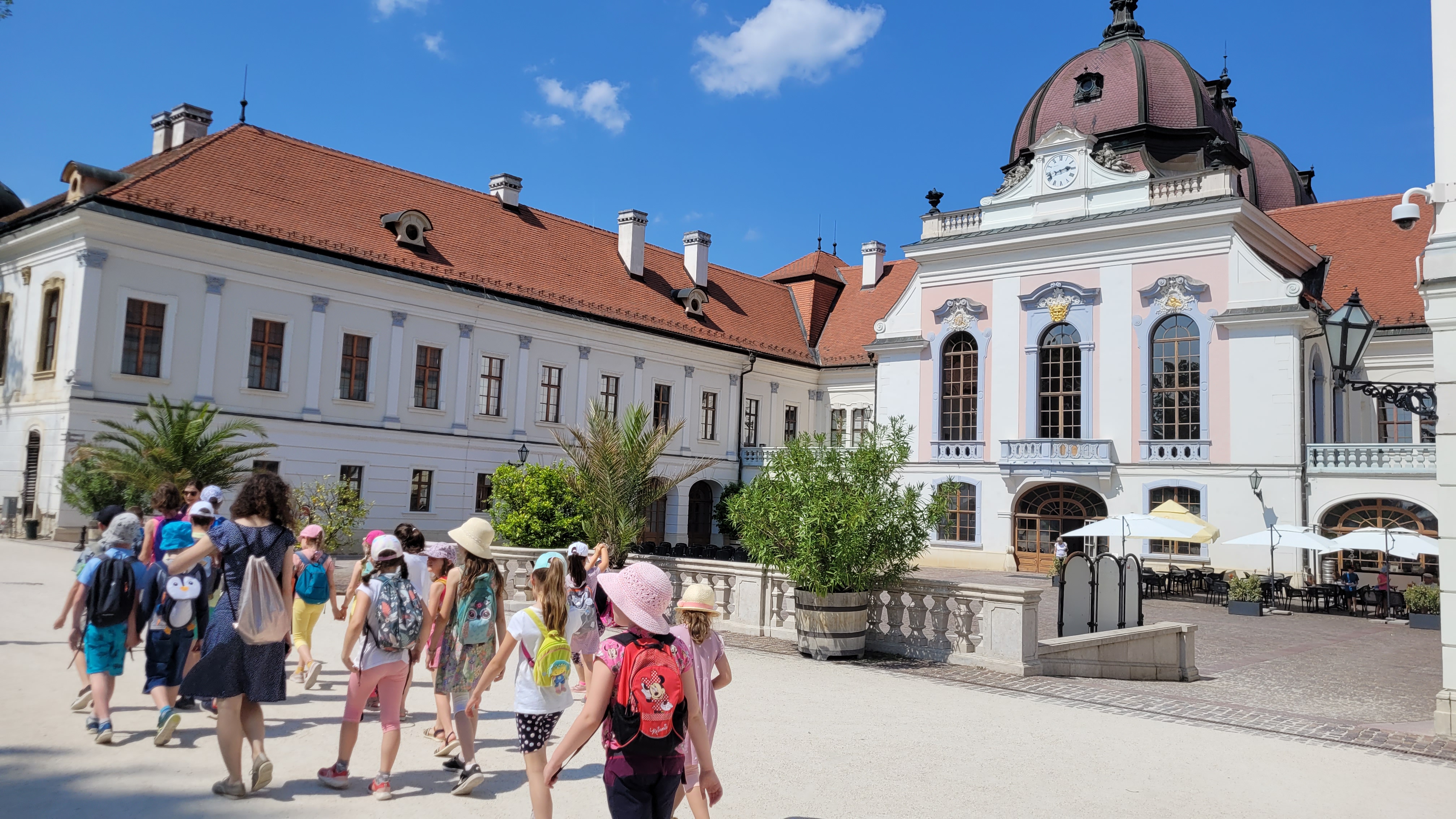 Nyári tábor a díszudvaron